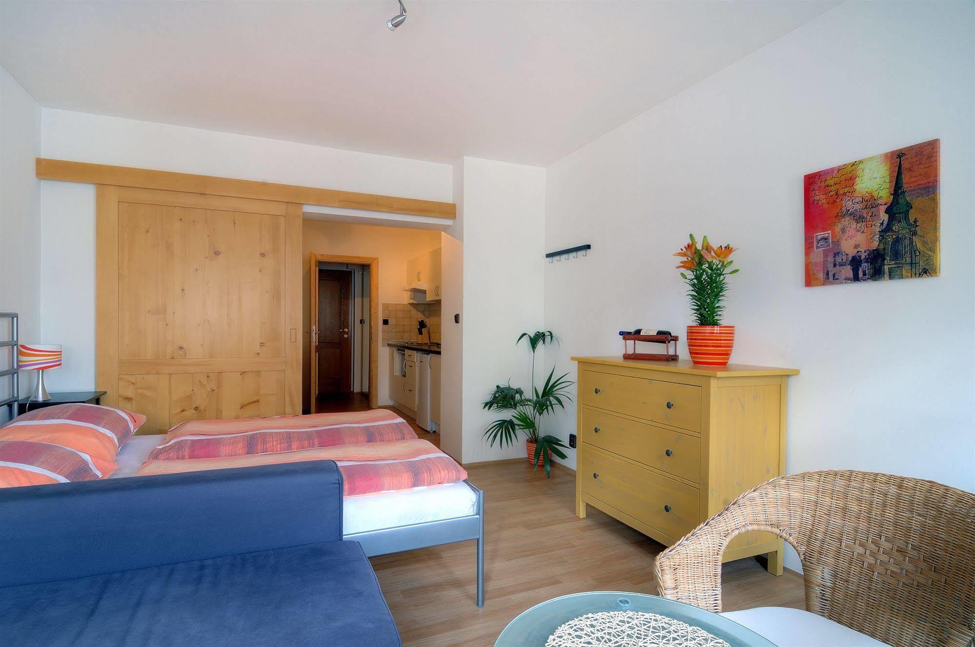Family Apartments Praha 6 ภายนอก รูปภาพ