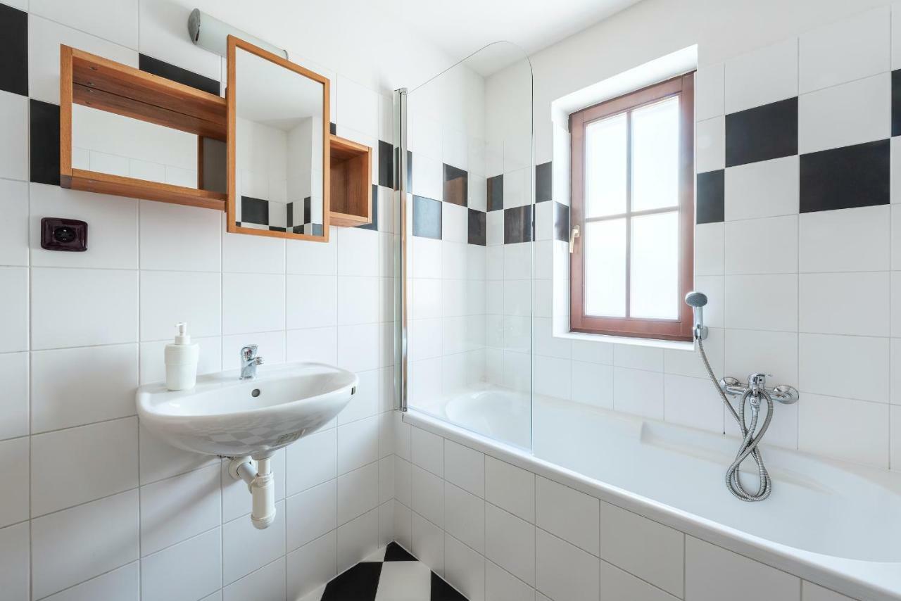 Family Apartments Praha 6 ภายนอก รูปภาพ