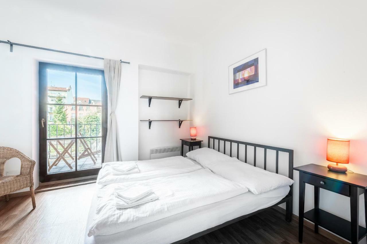 Family Apartments Praha 6 ภายนอก รูปภาพ