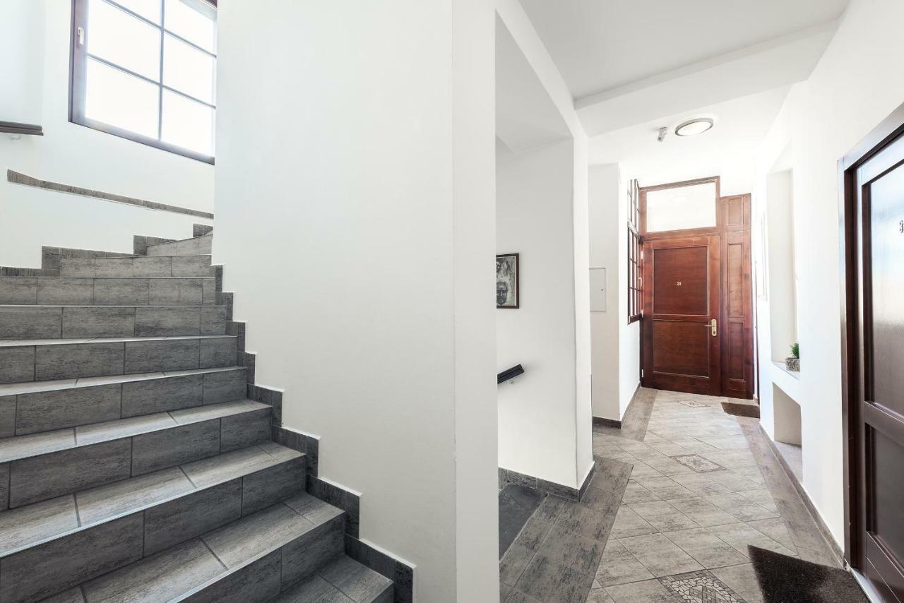 Family Apartments Praha 6 ภายนอก รูปภาพ
