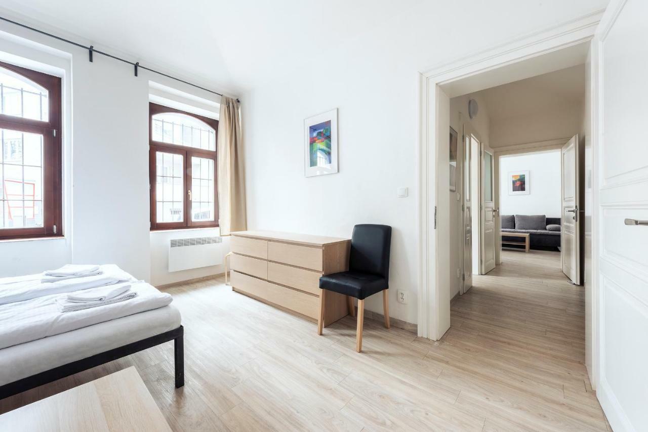 Family Apartments Praha 6 ภายนอก รูปภาพ