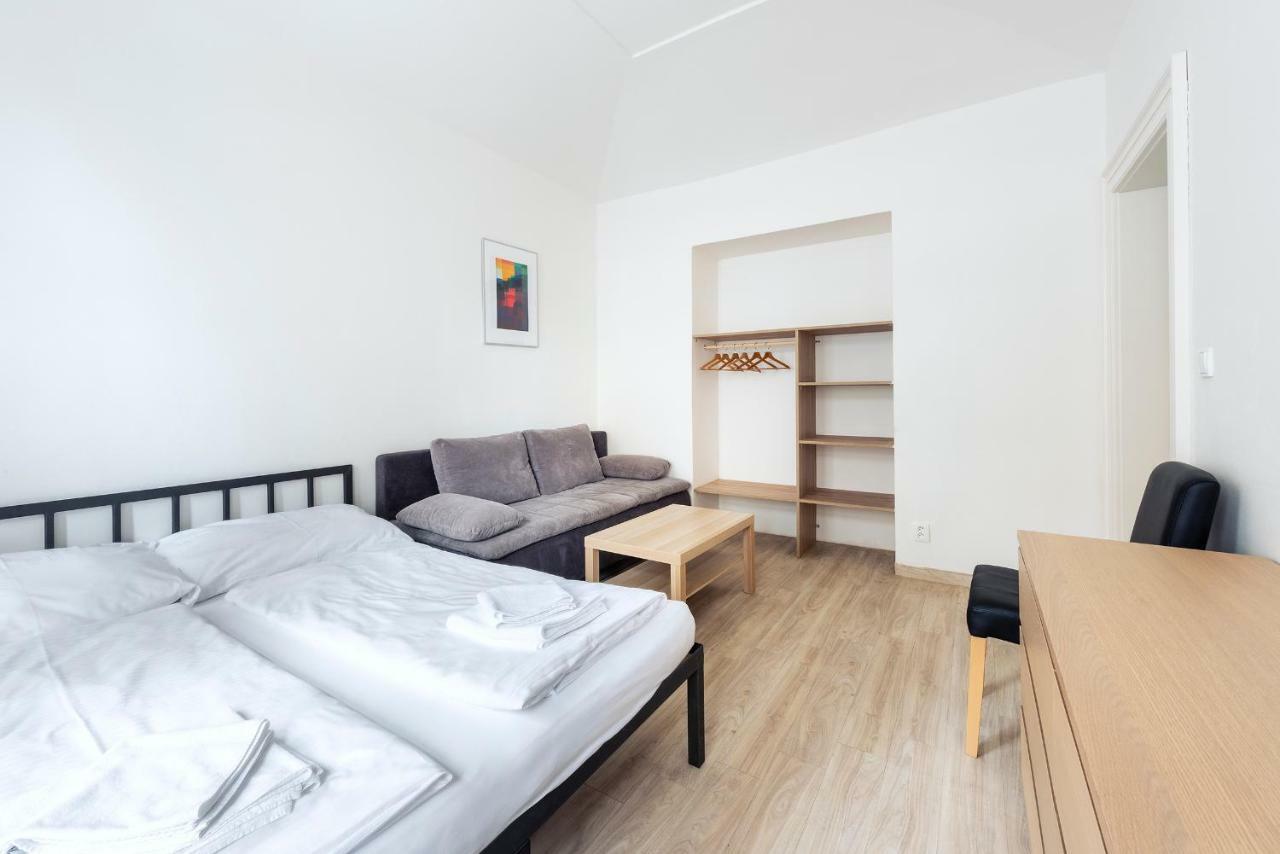 Family Apartments Praha 6 ภายนอก รูปภาพ