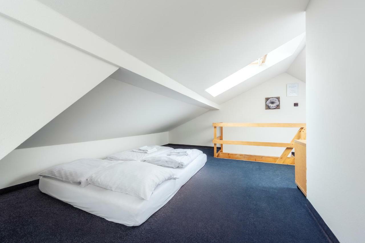 Family Apartments Praha 6 ภายนอก รูปภาพ