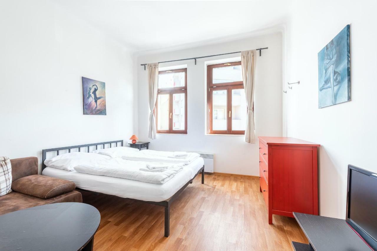 Family Apartments Praha 6 ภายนอก รูปภาพ