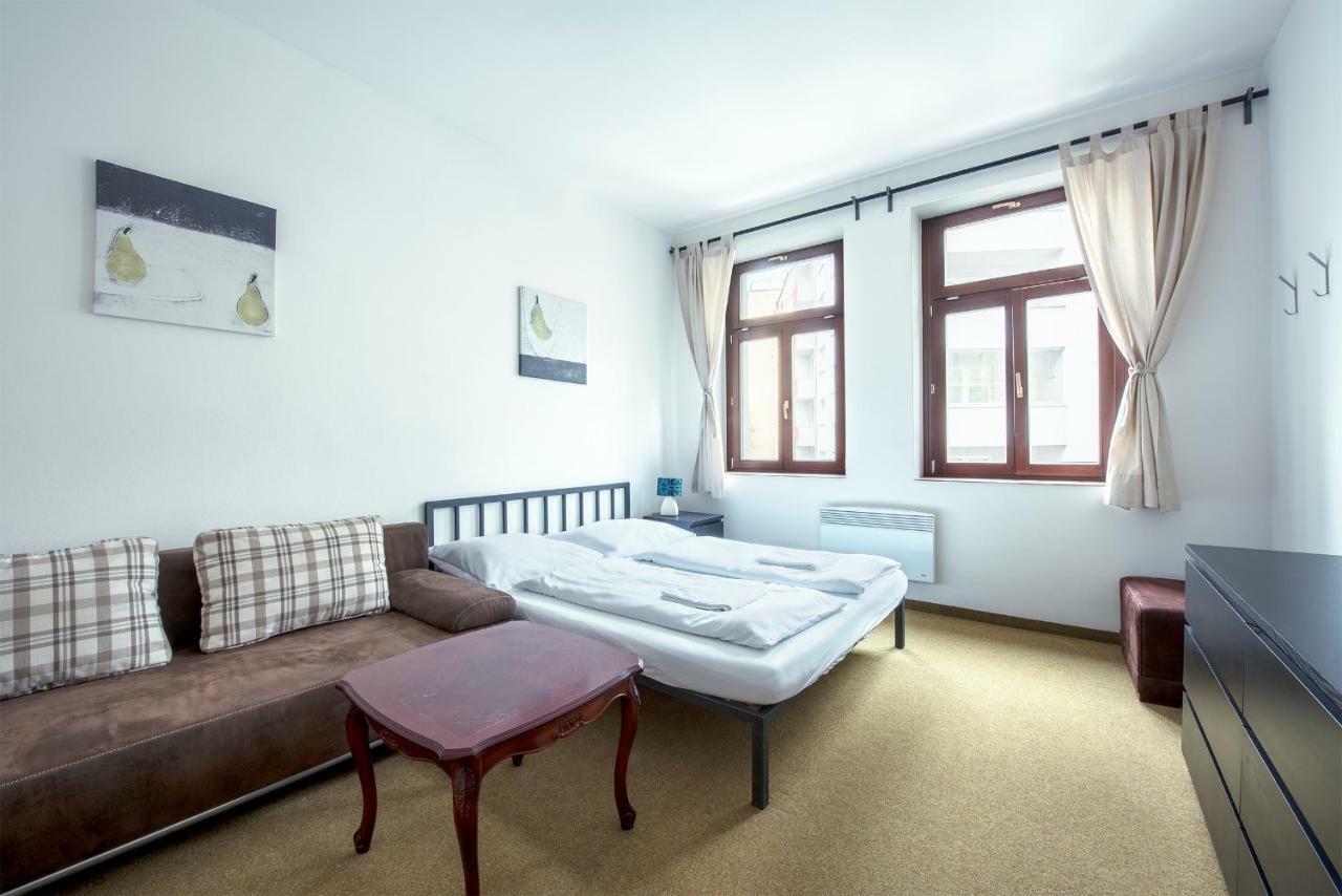 Family Apartments Praha 6 ภายนอก รูปภาพ