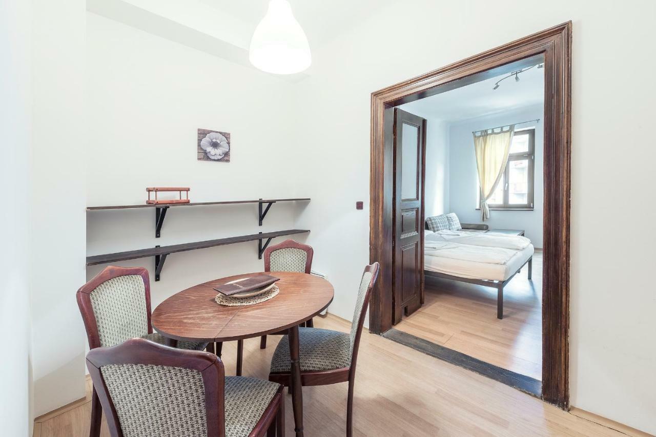 Family Apartments Praha 6 ภายนอก รูปภาพ