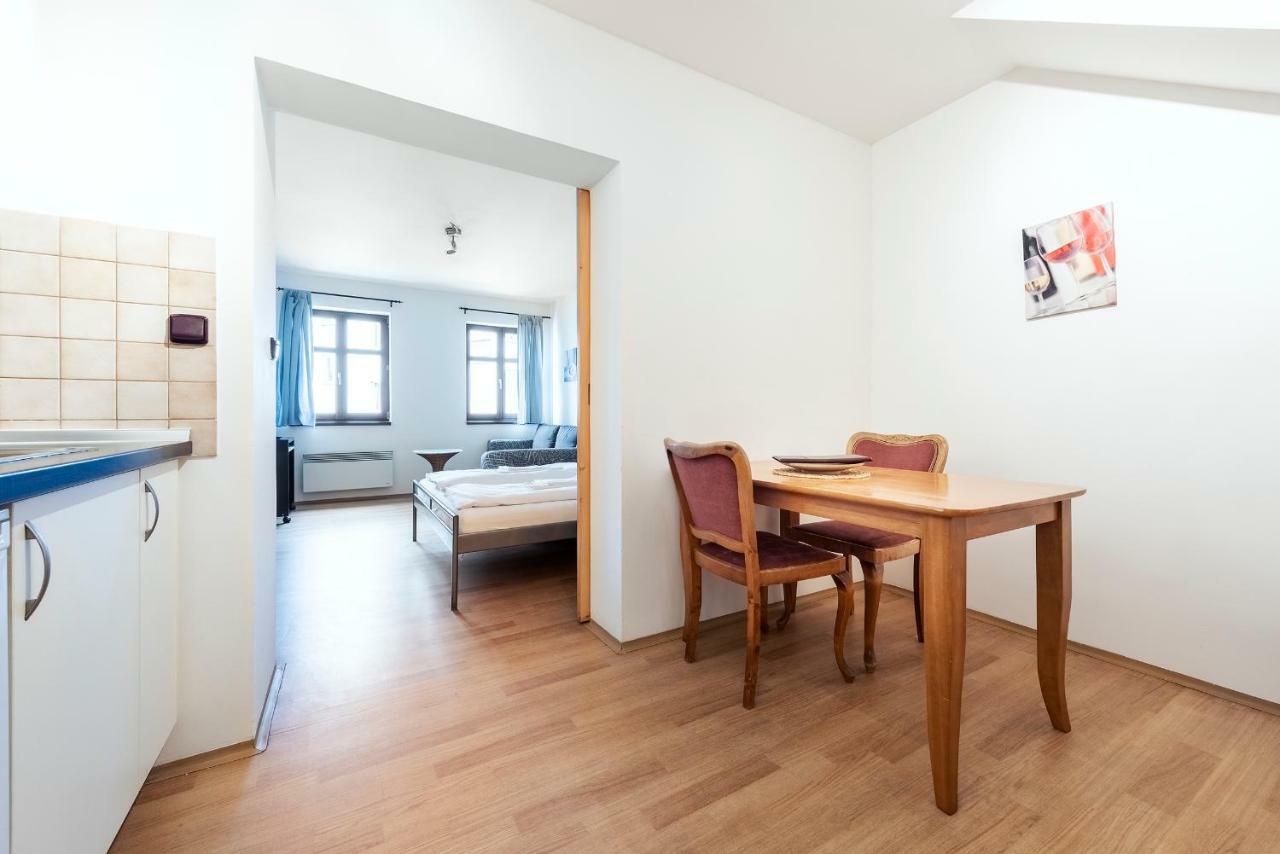 Family Apartments Praha 6 ภายนอก รูปภาพ